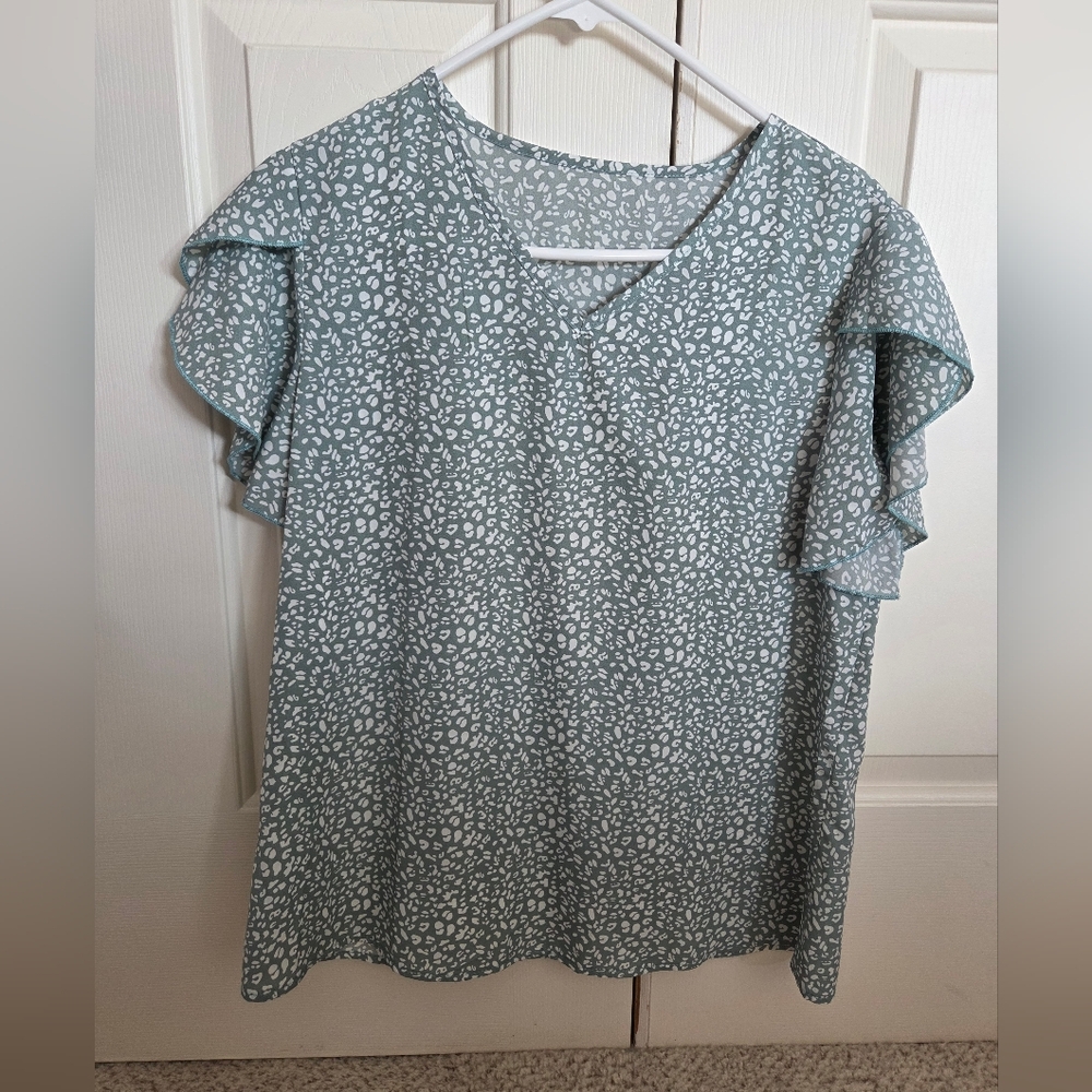 Women's Ruffle Sleeve Top Largr Green Pattern Wedding Guest